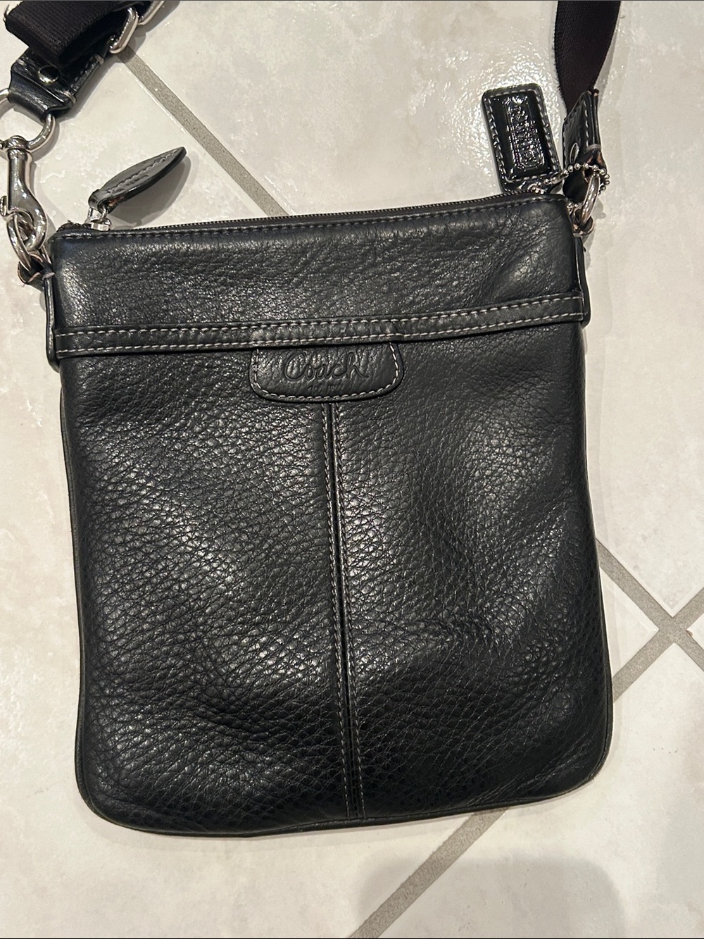 90s Vintage Coach Messenger Bag 100% Leather and Authentic